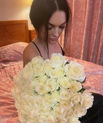 Романтичная леди с нежной кожей и страстным нравом создана для настоящих мужчин, которые знают толк в удовольствии. Готова подарить тебе незабываемые моменты и море положительных эмоций. Не упусти свой шанс! 934, 32 года