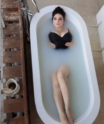 😈
Откровенная эротическая фотосессия, ролевые игры, массаж - я готова позаботиться о тебе и твоем блаженстве. 💫
Ты получишь от меня нежность, ласку и полное снятие стресса. 💆♂️
Мои умелые руки, изумительная фигура и мои упругие груди покорят даже самого искушенного ценителя женской красоты. 💃
Разнообразие услуг, приятная атмосфера, полная конфиденциальность - все это ждет тебя в моей уютной квартире в центре Москвы. 🌇
Не медли, приходи, и воплотим все твои желания в реальность. Я здесь, чтобы тебя удовлетворить! 😉💫🔞 1370, 26 лет